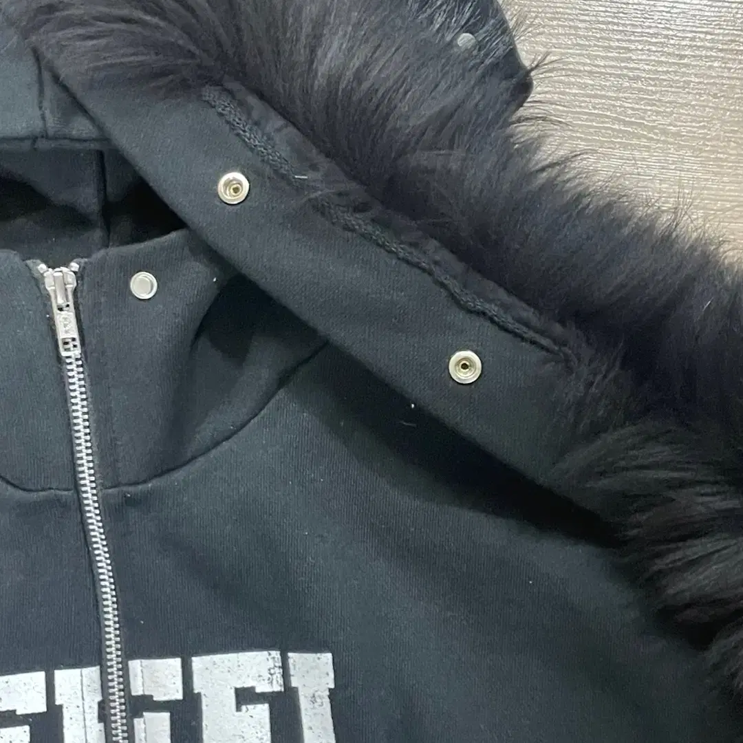 아이필럭키 LUCKY FUR HOOD ZIP-Up (L) 퍼집업 팝니다.