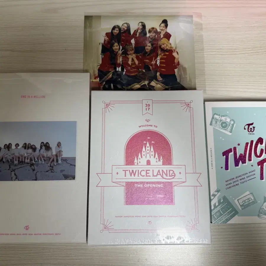 TWICE 트와이스 공식 굿즈(dvd, tv, 포토북)