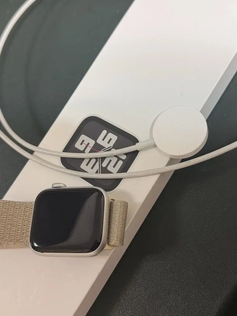 Apple Watch SE 2 40mm Starlight