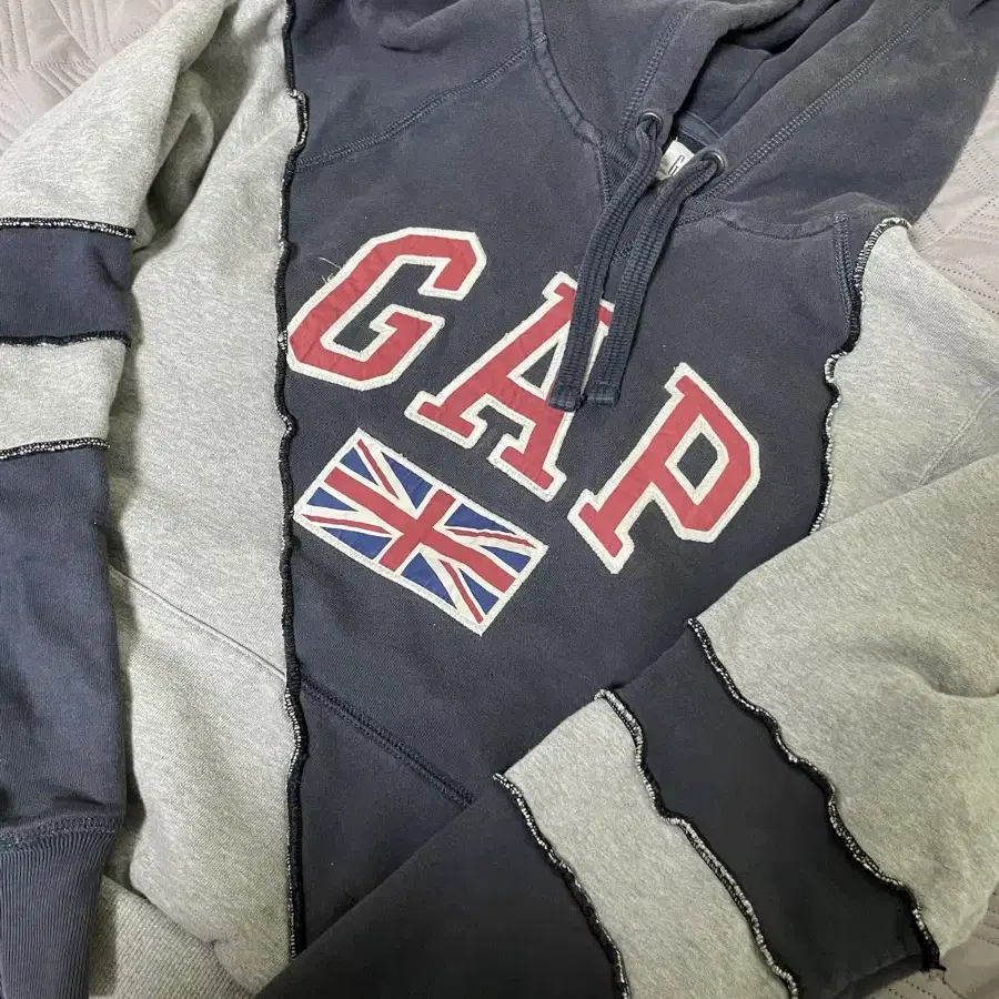 빈티지 커스텀 GAP 크롭 후드티