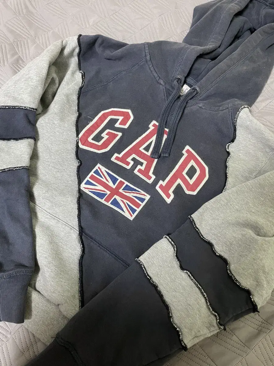 빈티지 커스텀 GAP 크롭 후드티