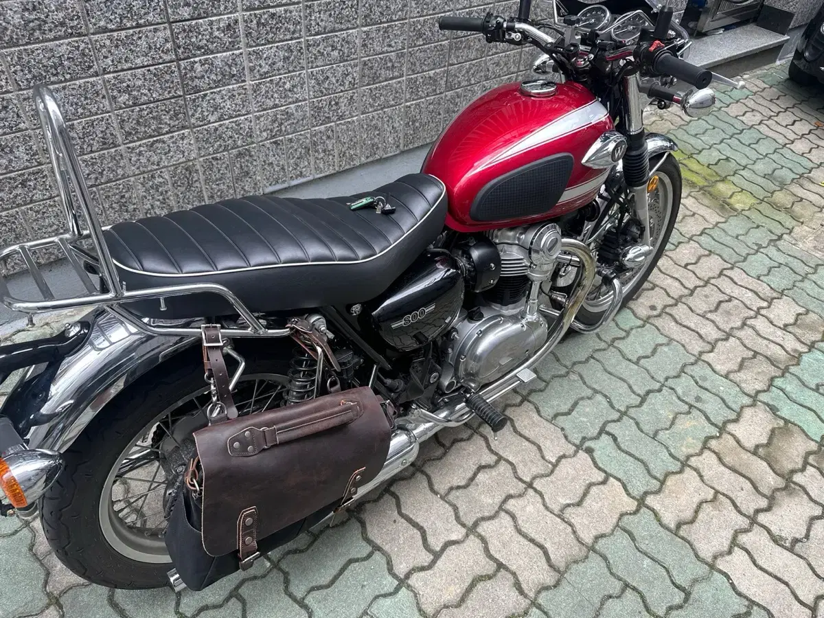 w800 22년식(커브,베스파 대차 환영임다)