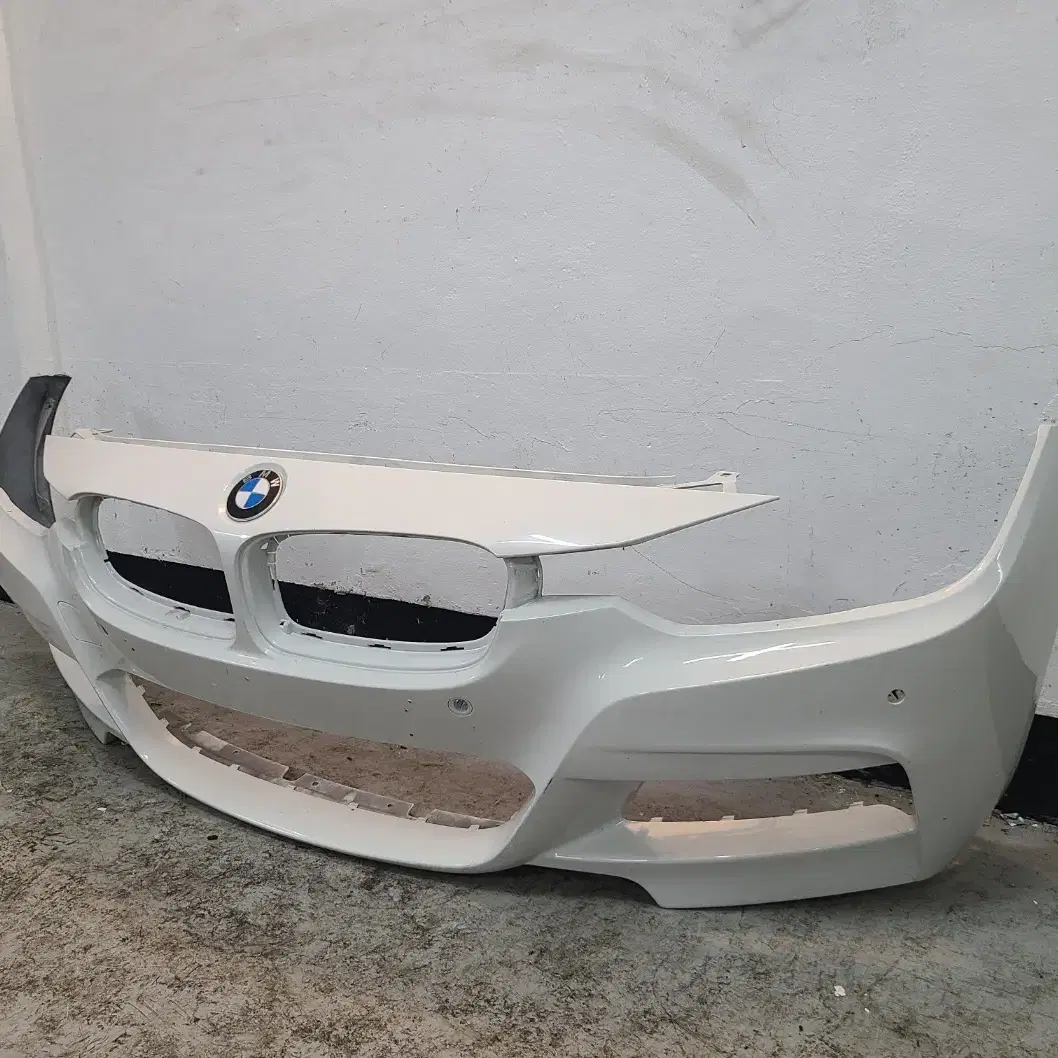 BMW F30 3시리즈 M팩 중고 앞 범퍼 (M팩 타입)