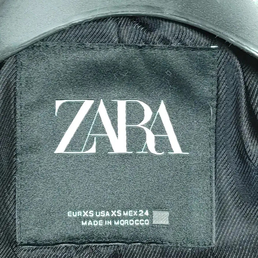 ZARA 자라 여성 차이나카라 금장버튼장식 모직코트