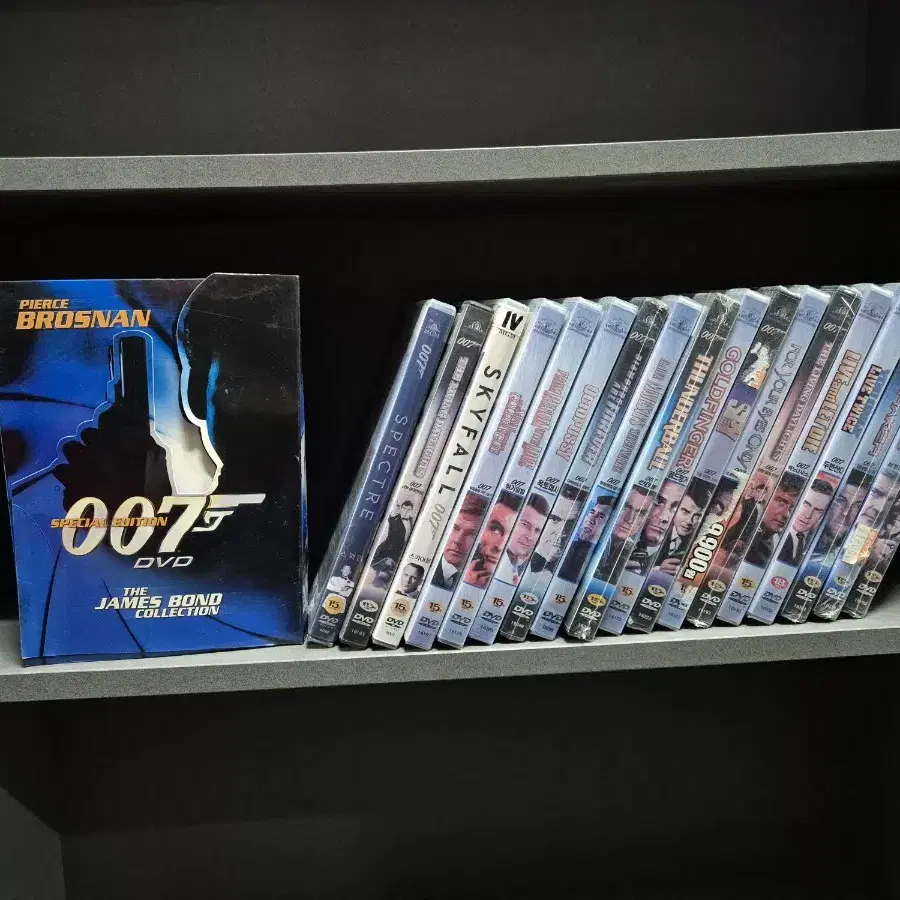 추억의명화007시리즈dvd 총22장 (3장빼고 비닐미개봉)