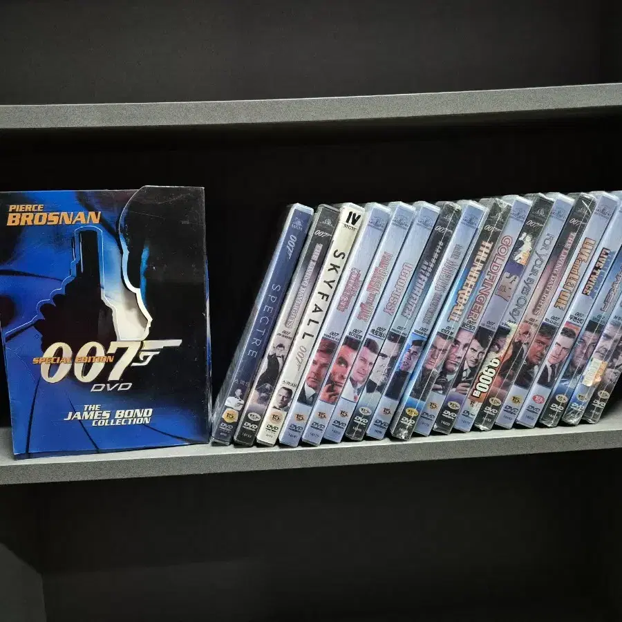 추억의명화007시리즈dvd 총22장 (3장빼고 비닐미개봉)