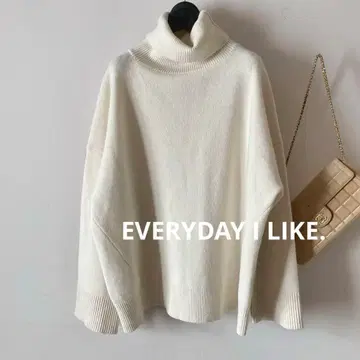 에브리데이아이라이크* 두꺼운 울 빅 실루엣의 터틀넥 니트