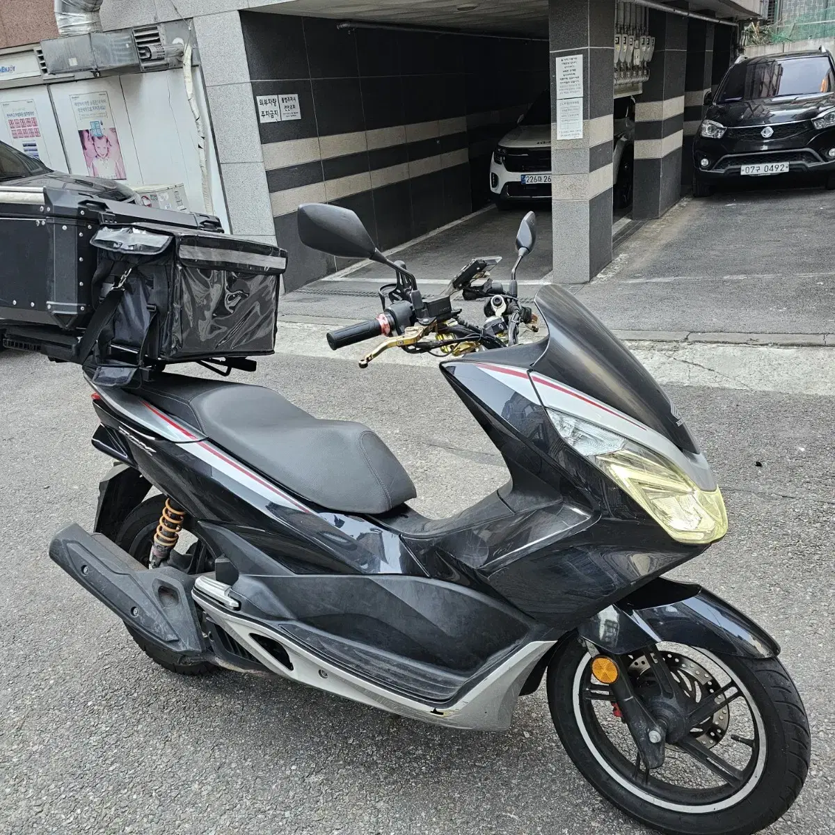 Pcx125 18년식 2만km대 140만원 싸게 판매합니다! (Nmax