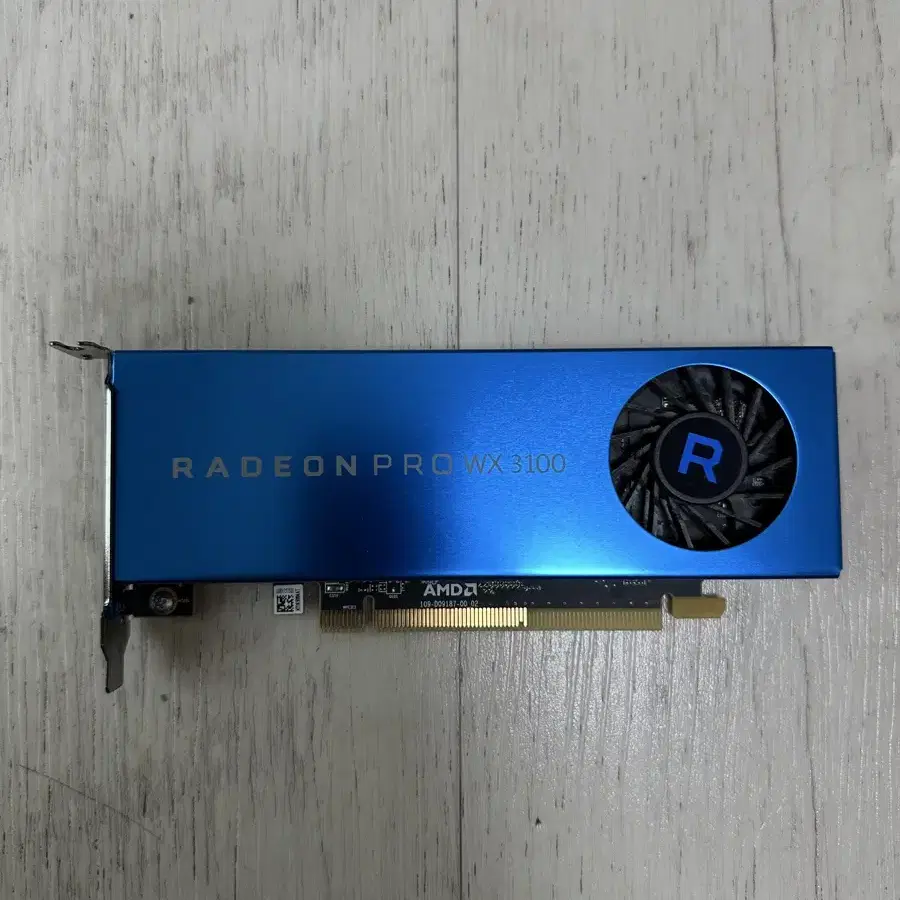 Radeon pro wx3100 d5 4GB LP