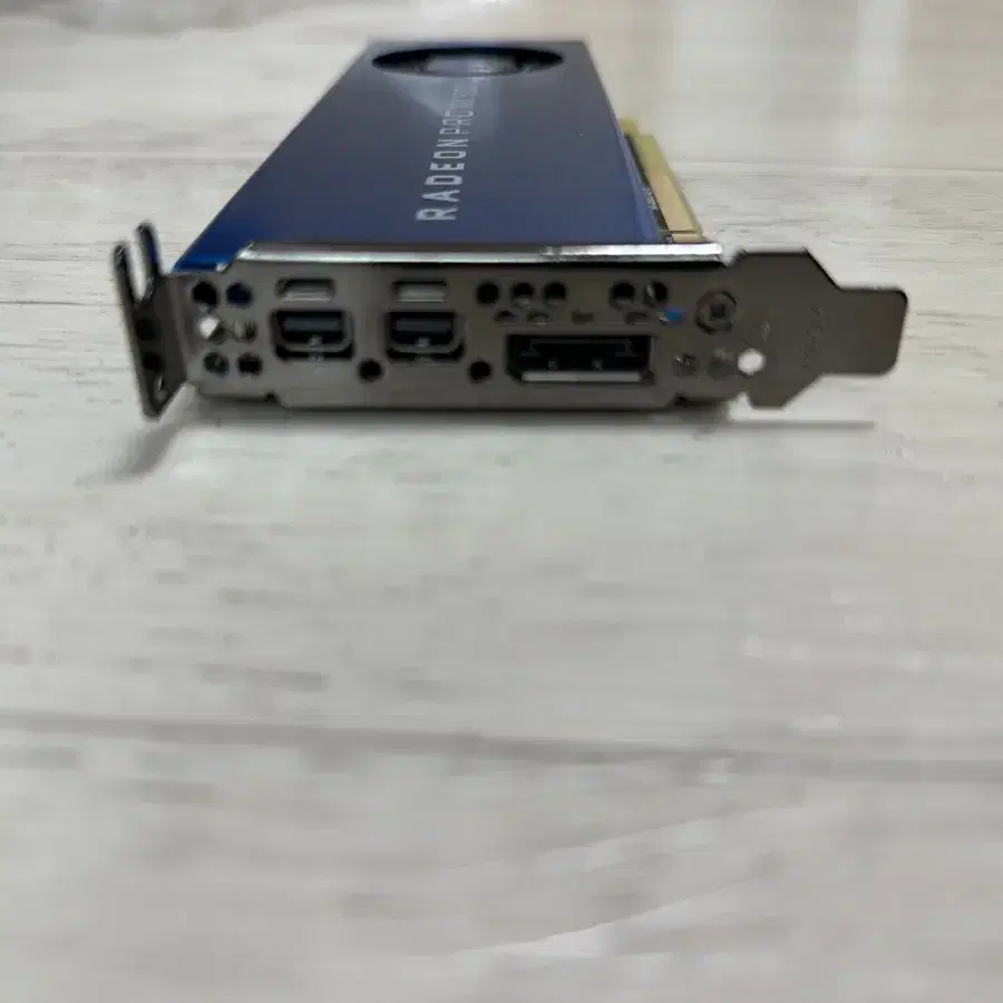 Radeon pro wx3100 d5 4GB LP