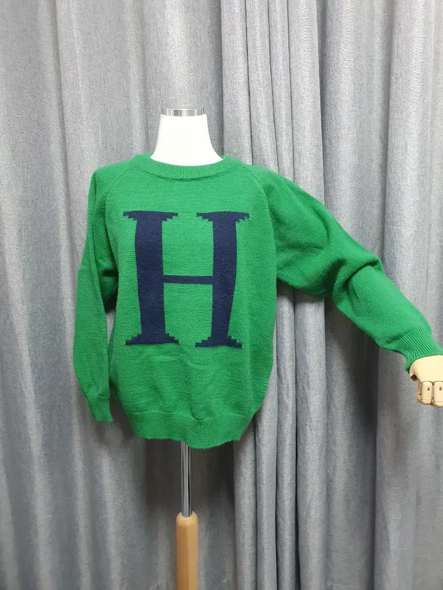 Green H-Round Knit