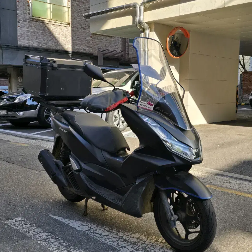 21년식 PCX125 ABS 배달세팅 3만키로 팝니다.