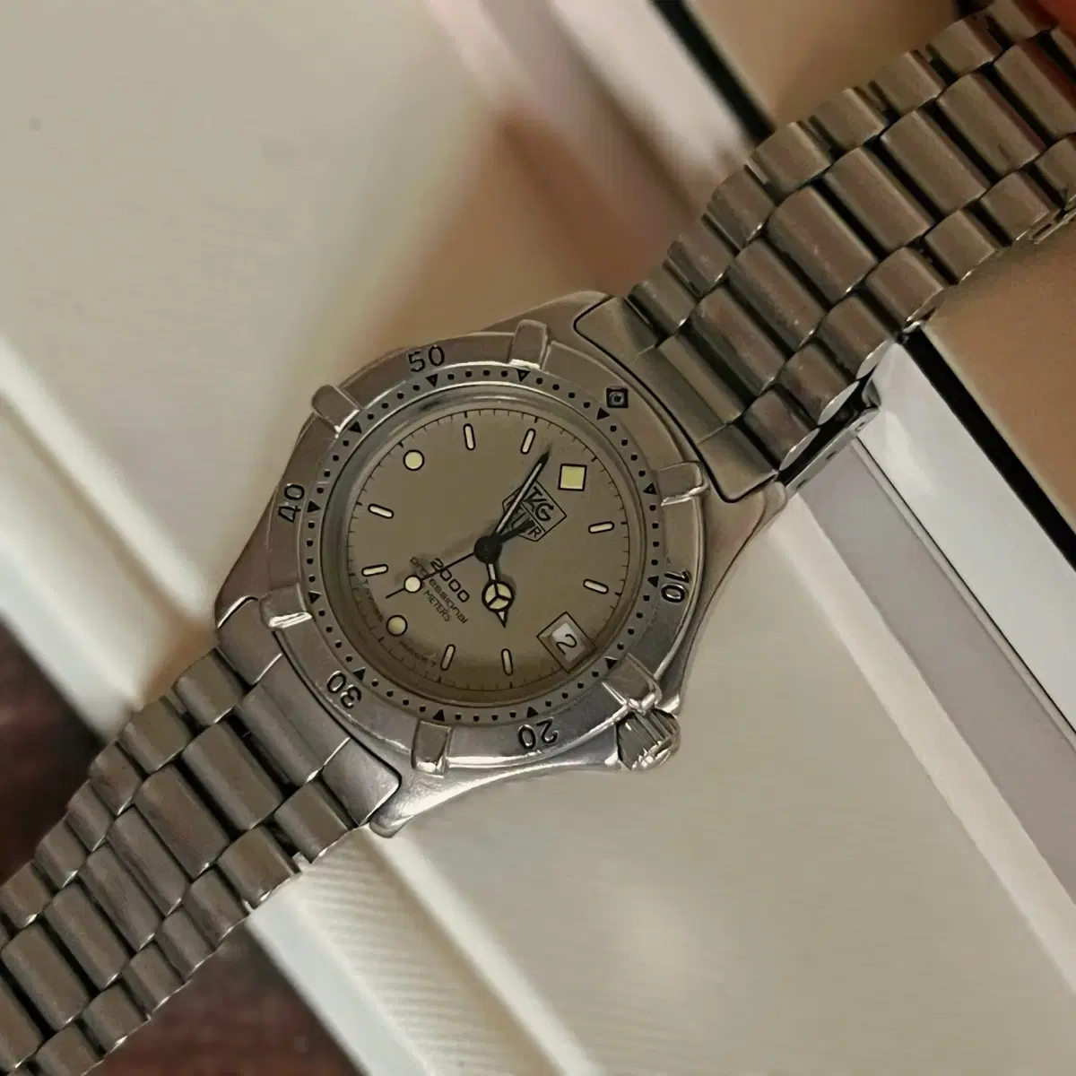 TAG Heuer 태그호이어 프로페셔널 2000 (남여공용)