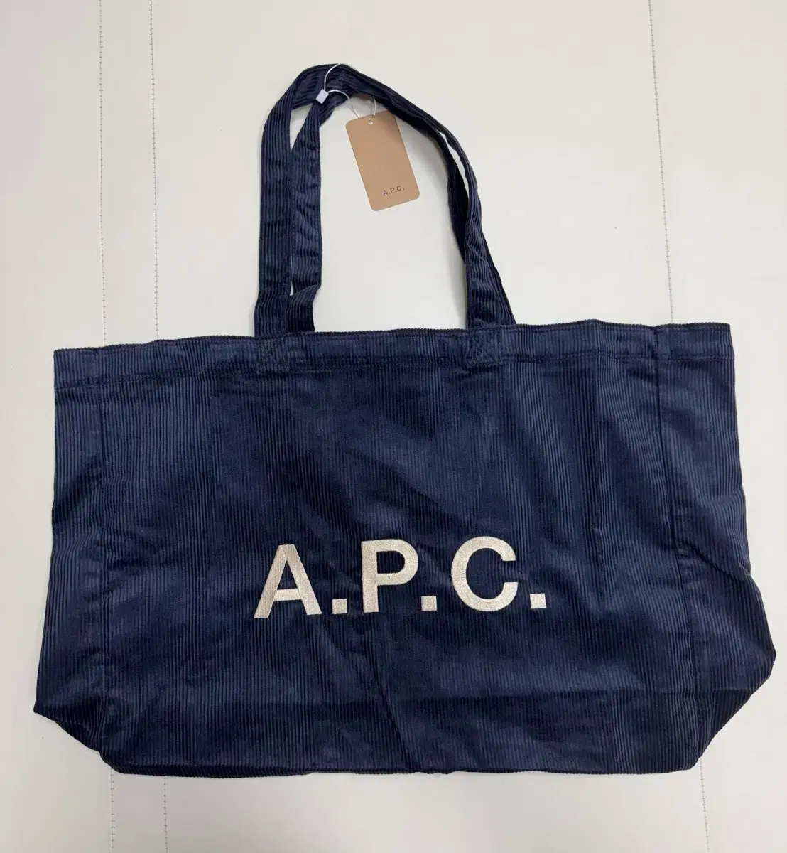 아페쎄 a.p.c. 코듀로이 자수 에코백 L