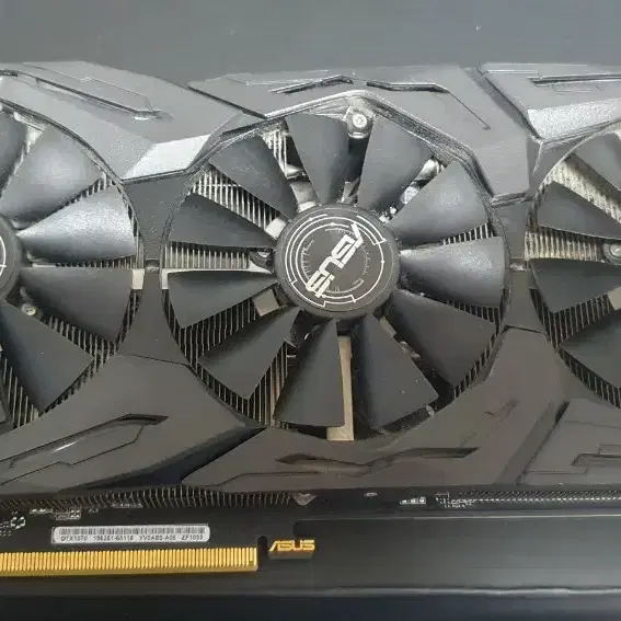 ASUS ROG Strix GTX 1070 그래픽카드