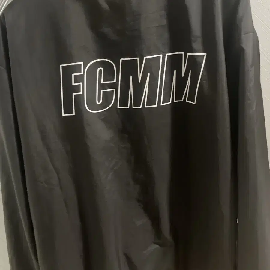 FCMM 바람막이 팝니다