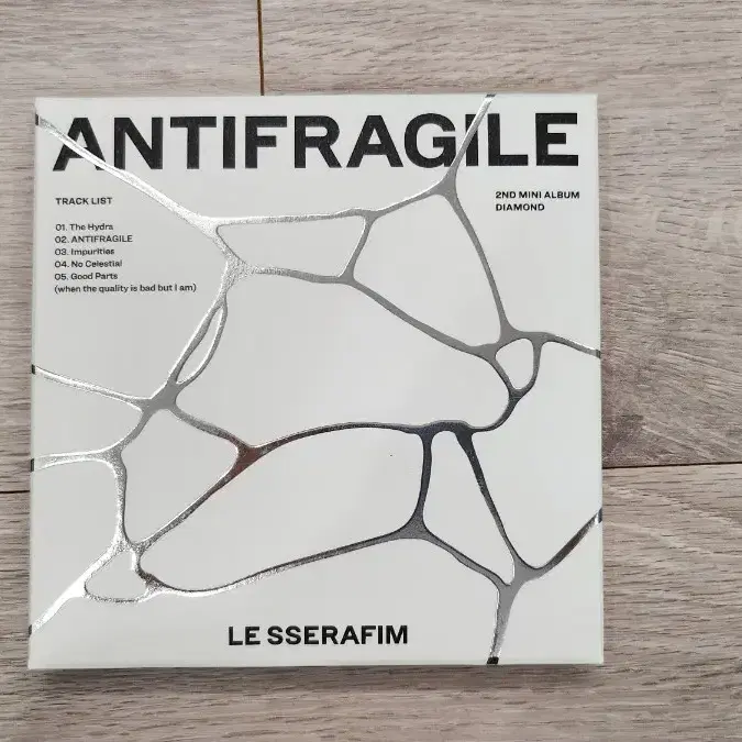 르세라핌 ANTIFRAGILE 컴팩트 앨범 (채원)