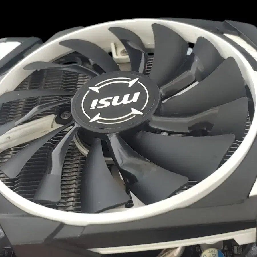 MSI 지포스 GTX1070Ti 아머 D5 8GB 2팬 그래픽카드