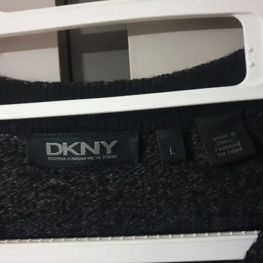 DKNY 남자 브이넥니트 싸이즈 100~105