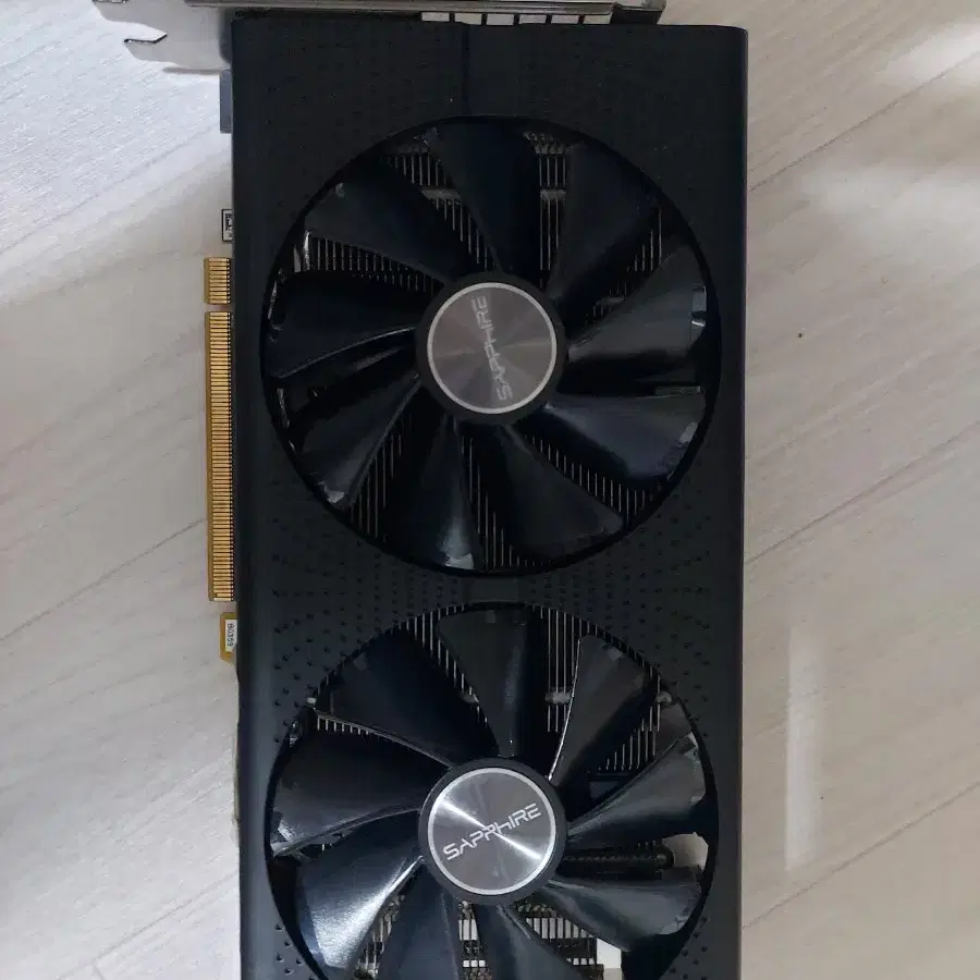 사파이어 rx580 8g (고장 ?)