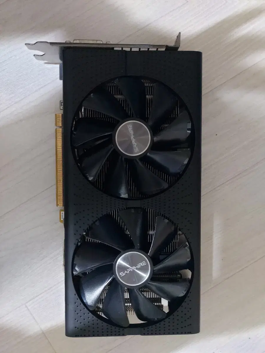 사파이어 rx580 8g (고장 ?)