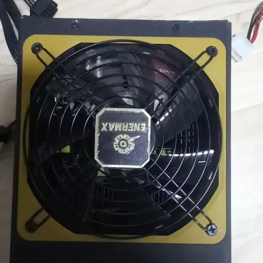 애너맥시 MAXREVO 1500와트 ATX파워 버퍼율 10%피크1650W