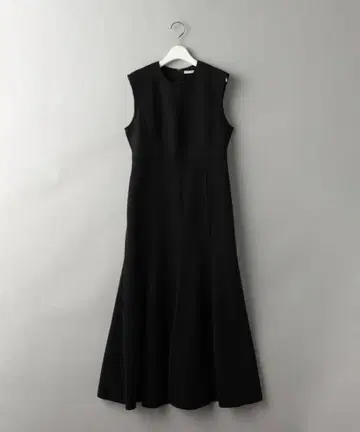 beuty&youth 에코 폴리에스테르 슬리브리스 플레어 원피스