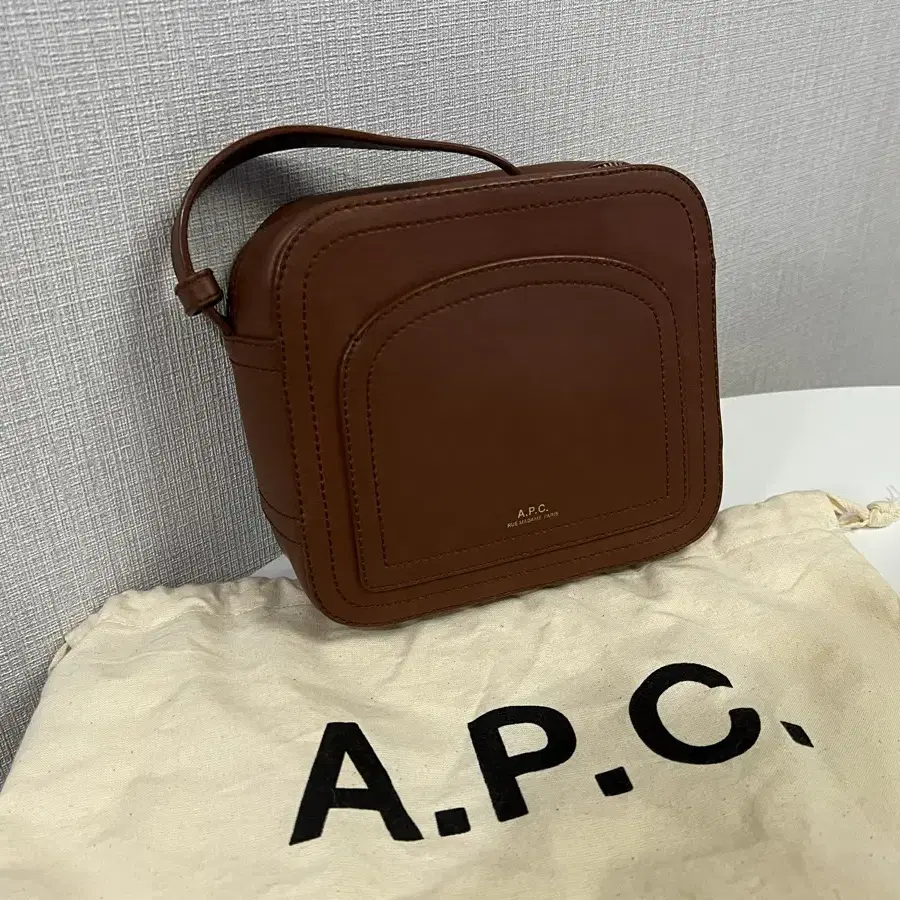 정품) 아페쎄 APC 크로스백