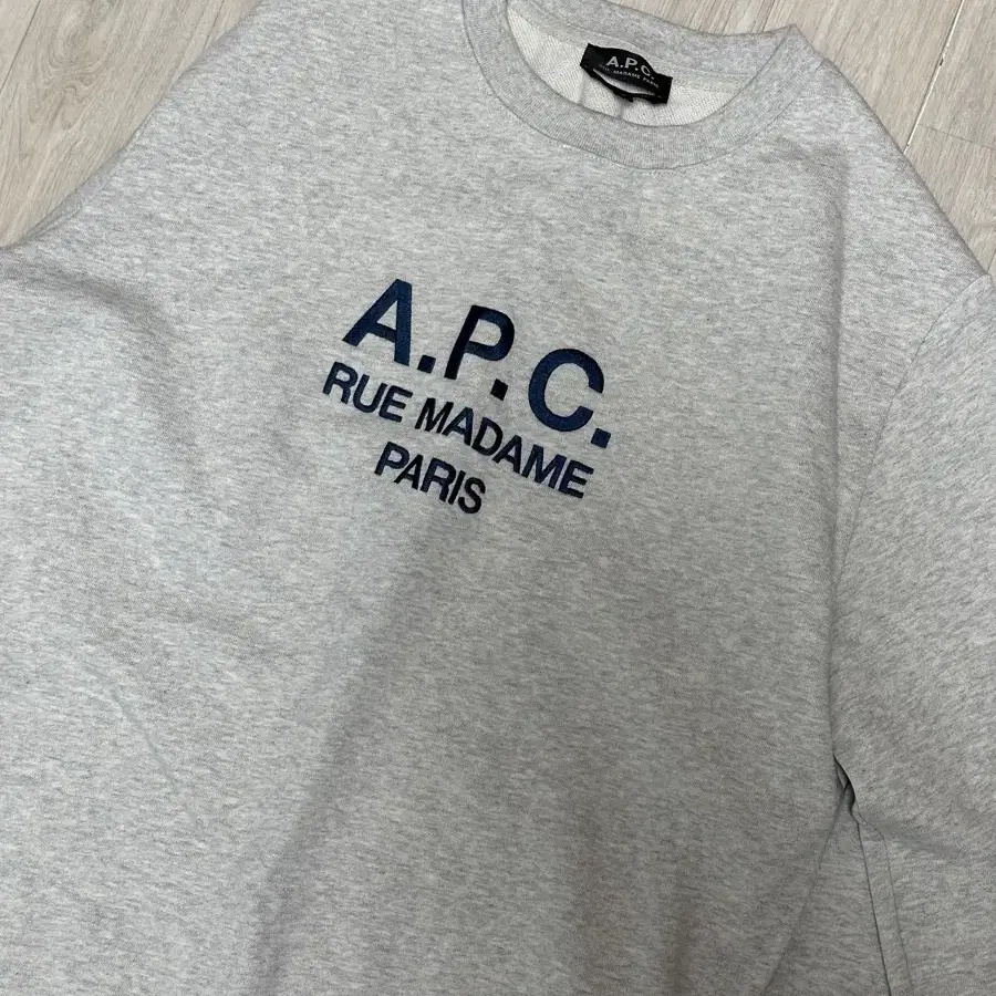 [급처] 아페쎄(APC) 루퍼스 로고 맨투맨(22SS)