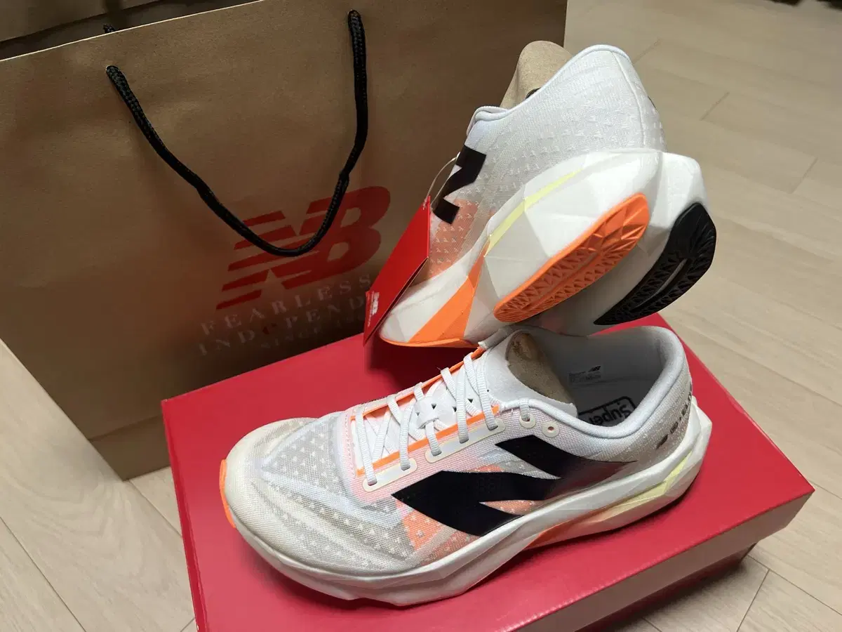 [270,D] New Balance SC Elite V4 Sunrise