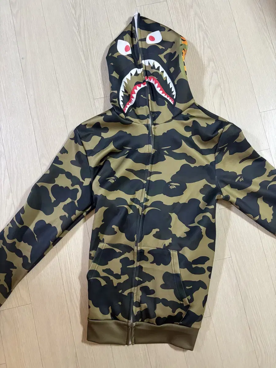 [A BATHING APE]베이프 샤크후드