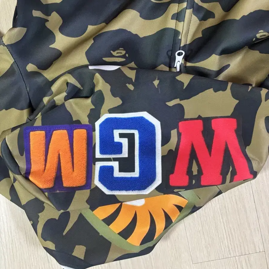 [A BATHING APE]베이프 샤크후드