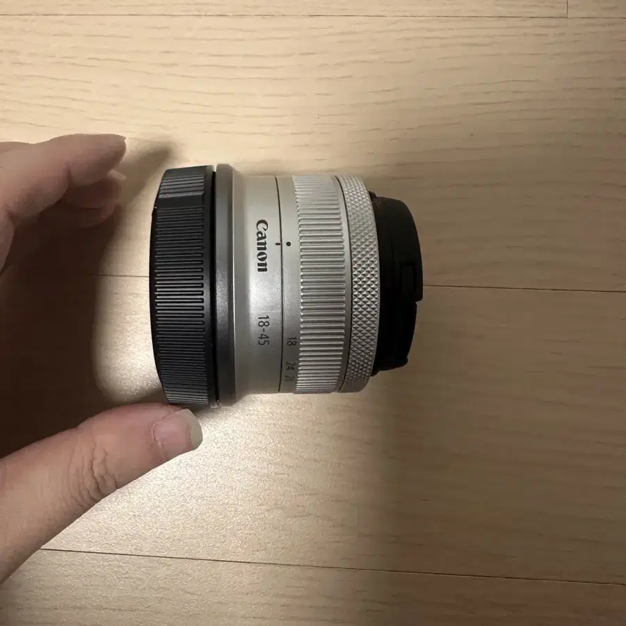 캐논 RF-S 18-45mm 렌즈 7만에 팝니다