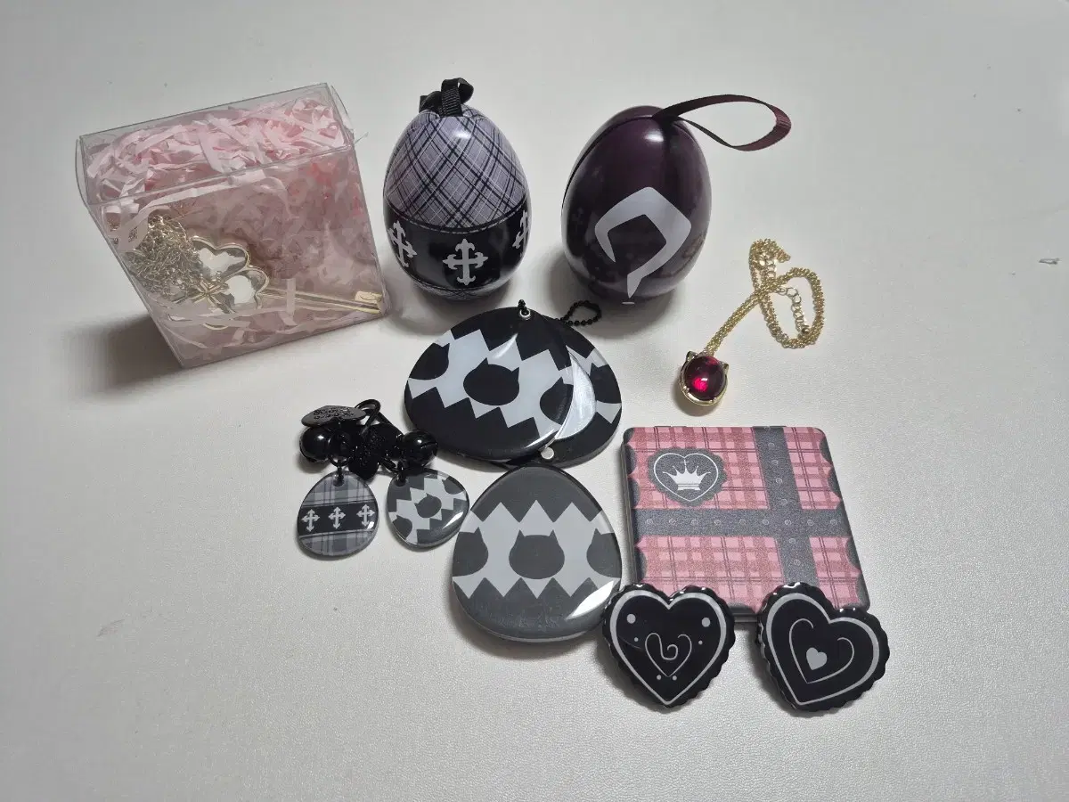 Character Change Yoru Crooks Toma Mystery Egg Mirror Smart Talk Hairpin Keyring