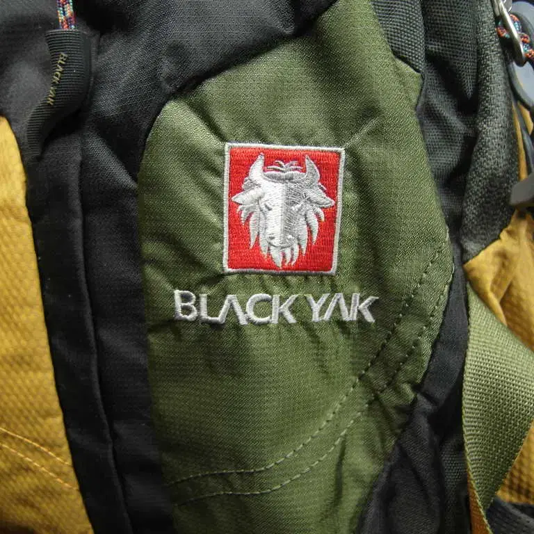 블랙야크 BLACK YAK 아콘 등산배낭 여행 캠핑 백팩 27L