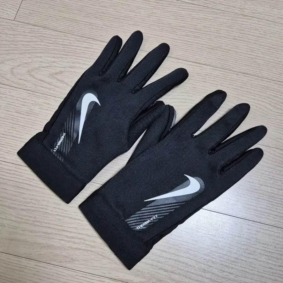 NIKE THERMA-FIT 방한 장갑(size L)