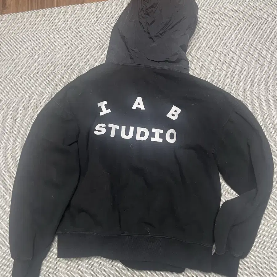 아이앱 후드티 IAB Studio Woven Hoodie Black