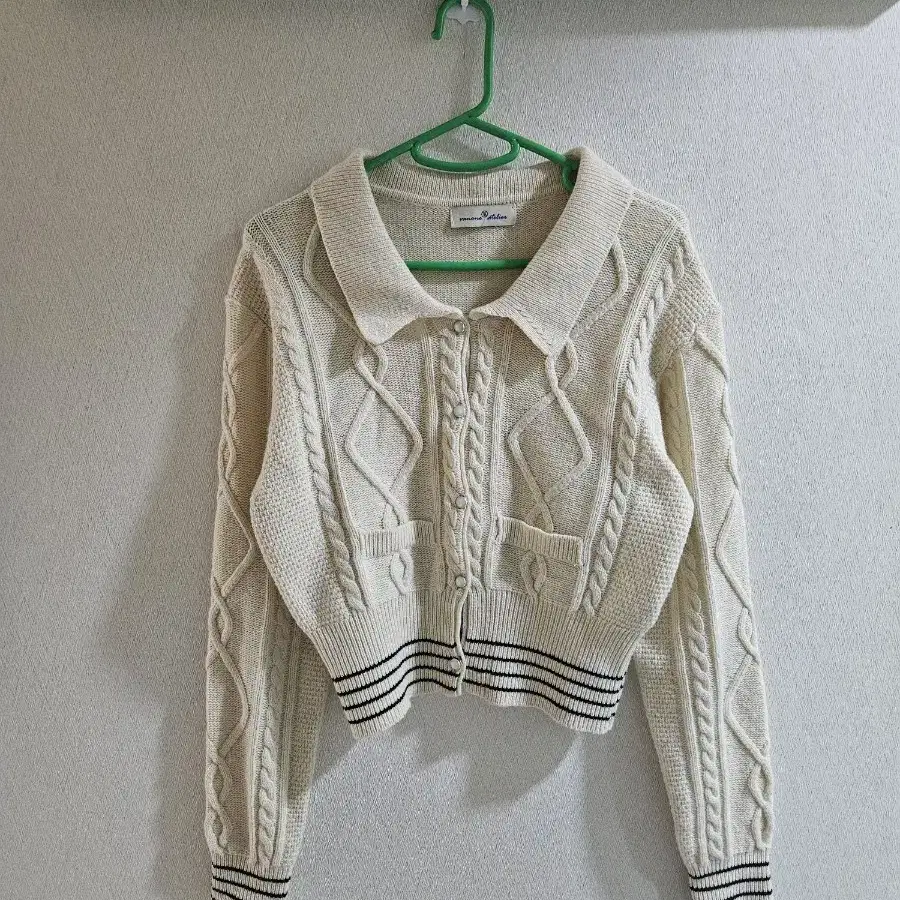 반원아뜰리에 Wool collar cardigan