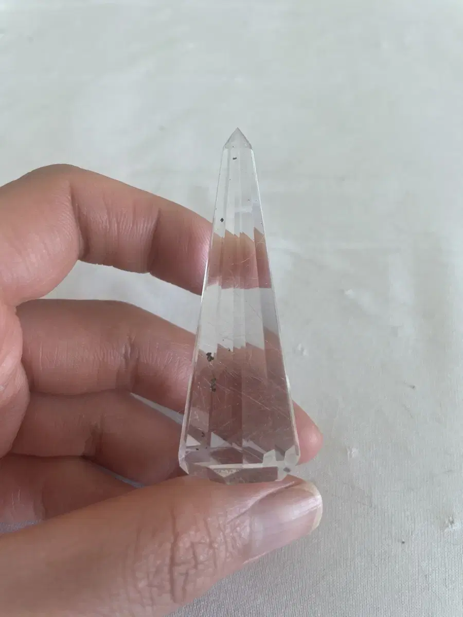 Rutilated clear quartz vogel