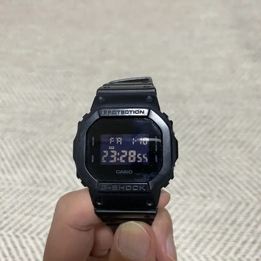 지샥 DW-5600BB