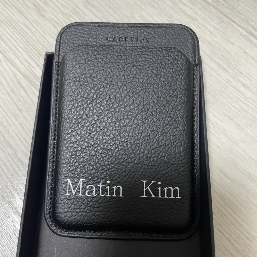 CASETIFY 아이폰 카드지갑 Matin Kim