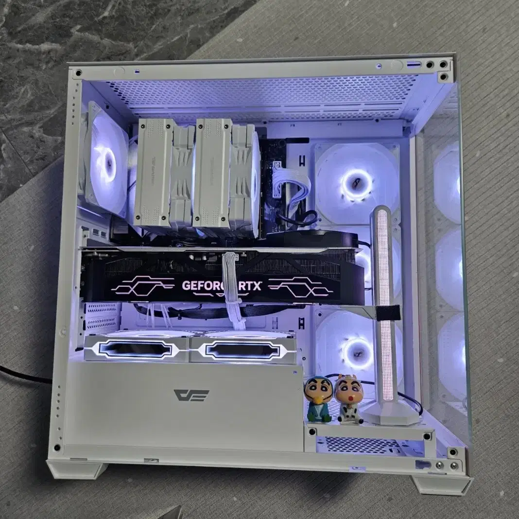 7800x3d rtx4080 어항 화이트 컴퓨터