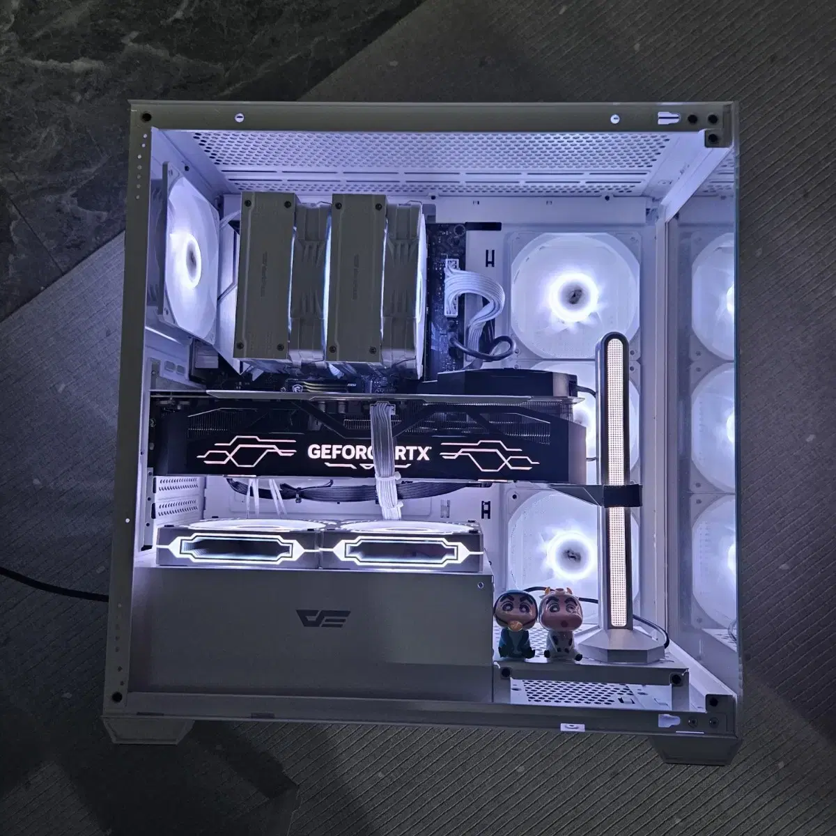 7800x3d rtx4080 어항 화이트 컴퓨터