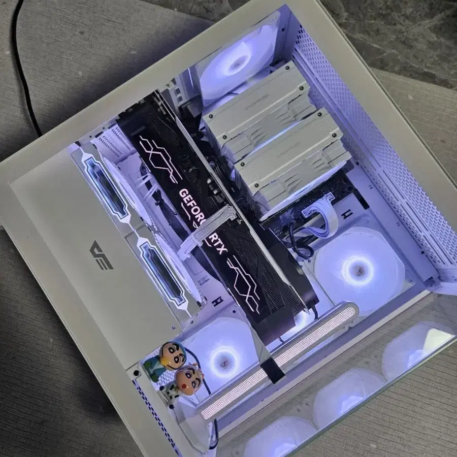 7800x3d rtx4080 어항 화이트 컴퓨터