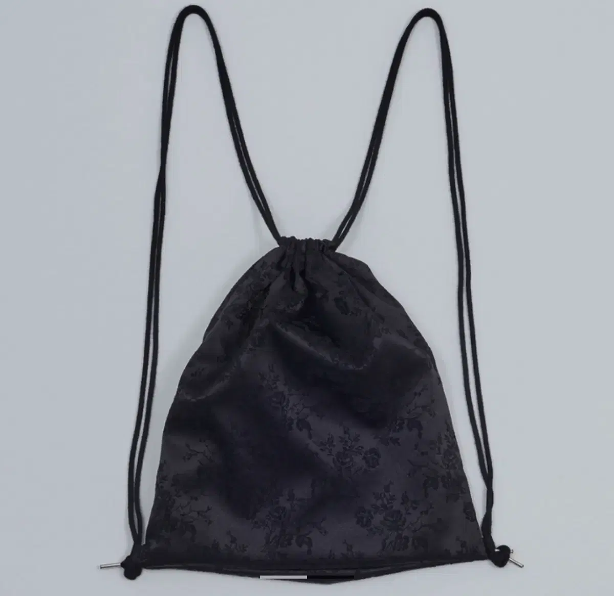 보르 짐색 Flower Satin Backpack_Black