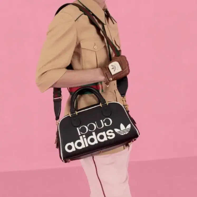 구찌 숄더 크로스백 adidas x mini duffle 아디다스 콜라보