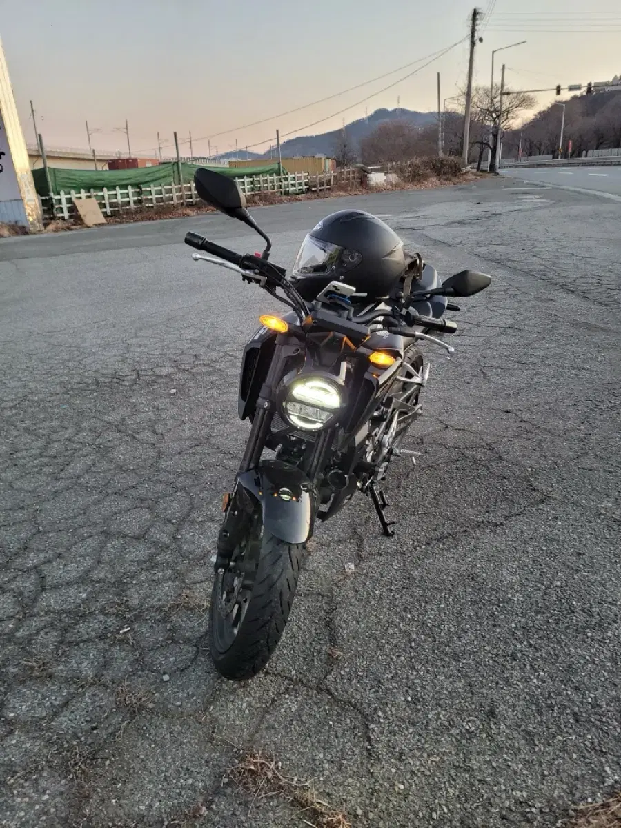 부산 cb125r 24년식