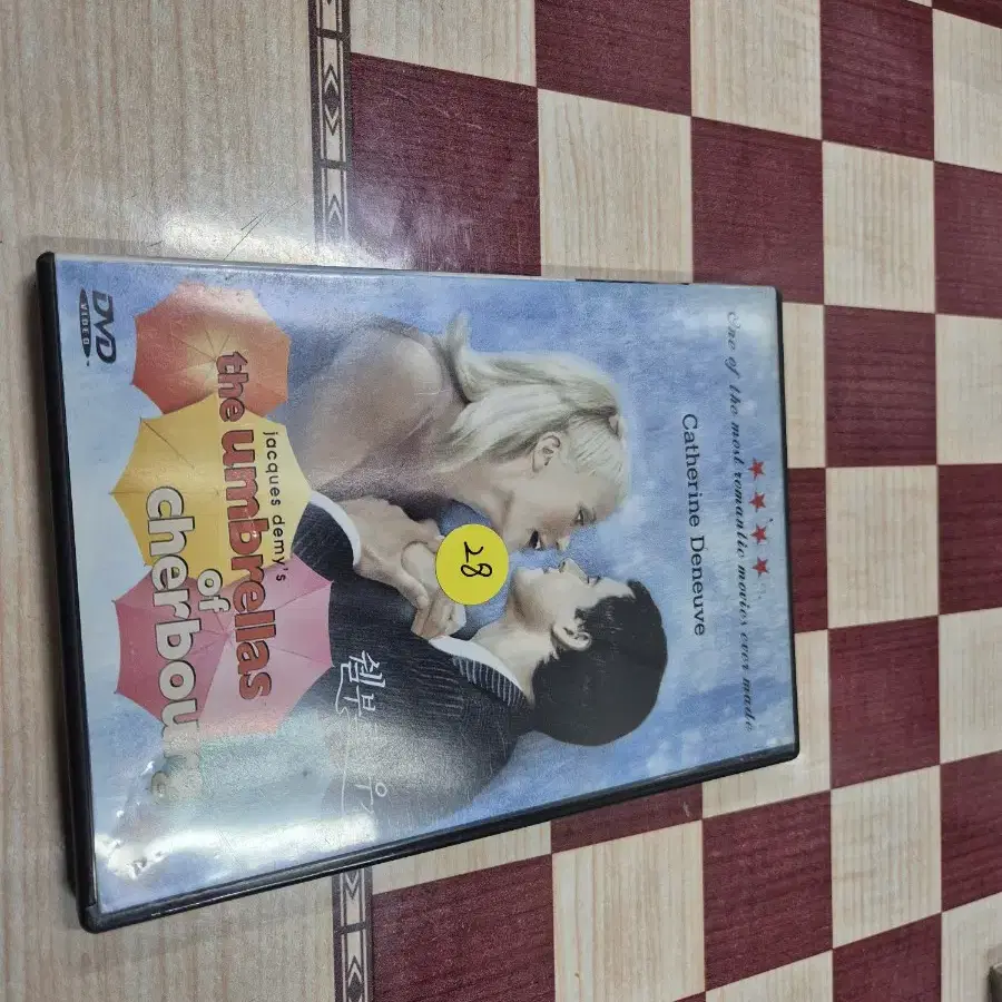 쉘부르의우산DVD   실사진  감동의뮤지컬영화