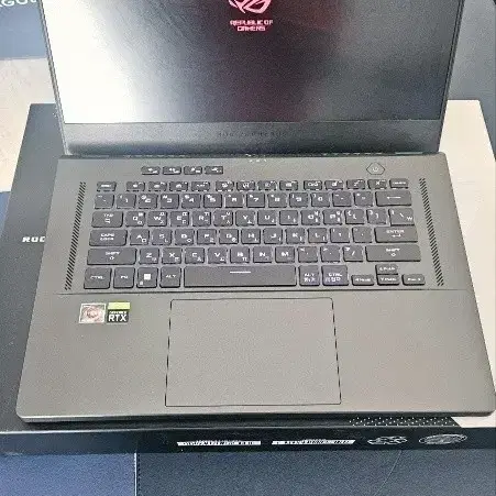 ASUS ROG Zephyrus G15 게이밍 노트북