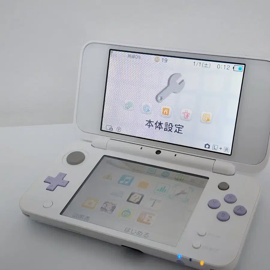 닌텐도 2ds ll 라벤더 일본 기기 판매합니다.